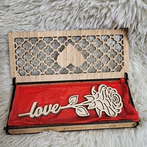 Boite + rose "Love" en bois