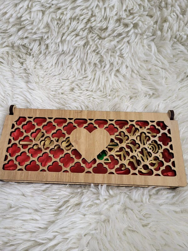 Boite + rose "love" en bois peinte à la main – Image 2